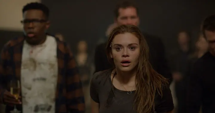 Thomas and Erin react inside the industrial escape room in No Escape 2020