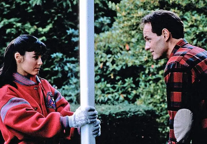 Stephanie and Jerry put up the birdhouse in The Stepfather 1987